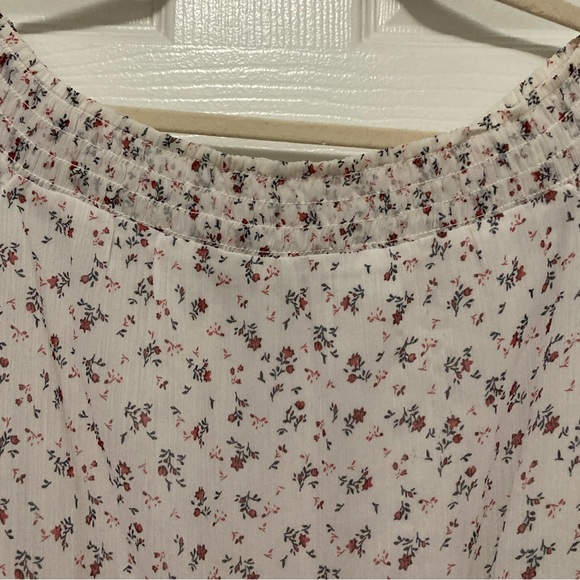 Abercrombie & Fitch White Ditsy Floral Cropped Off Shoulder Long Sleeve Blouse - Picture 5 of 8